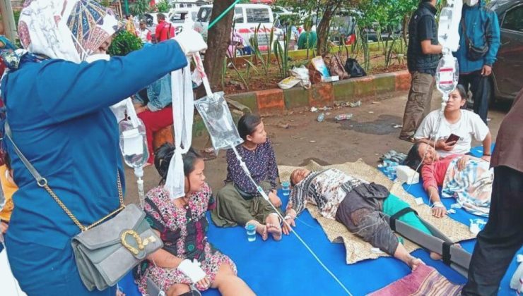 Endonezya’da şiddetli zelzele: Yüzlerce meyyit ve yaralı var