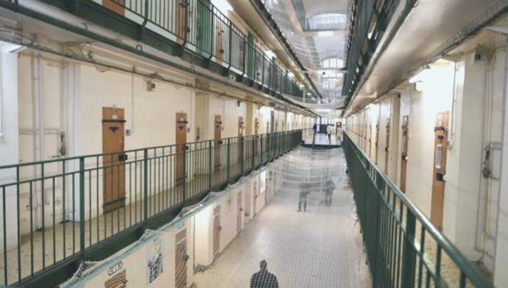 Fransa’da hapishanelerdeki doluluk oranı yüzde 120’yi geçti