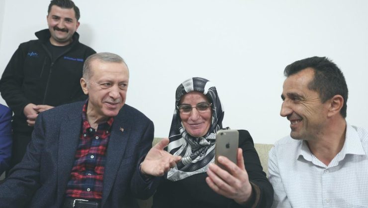 Lider Erdoğan’dan Artvinli aileye ziyaret: Çayınız var mı?
